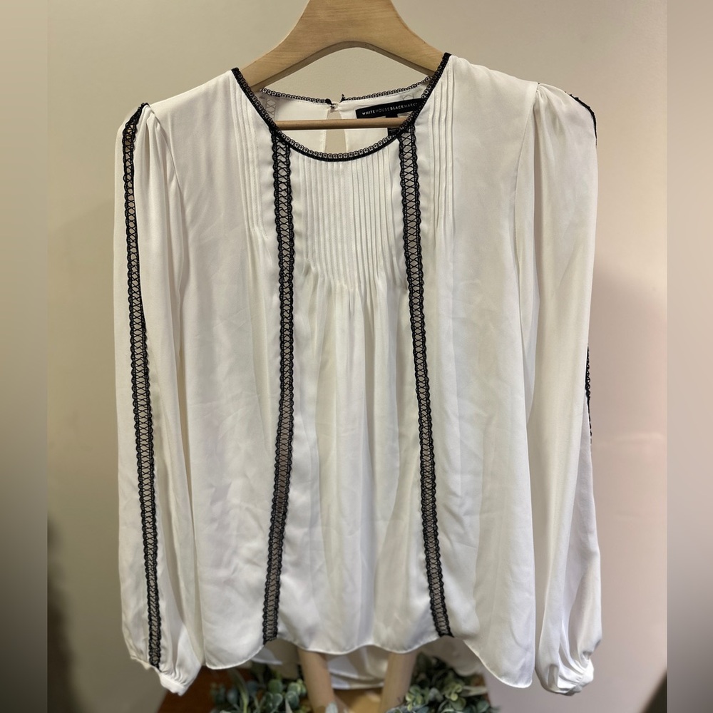 White House Black Market White Chiffon Pleated Blouse Sheer Lace Trim Size 8